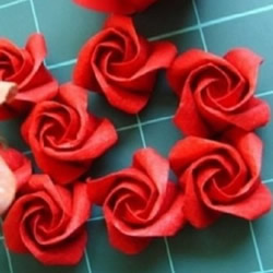 最简单的纸玫瑰折法图解