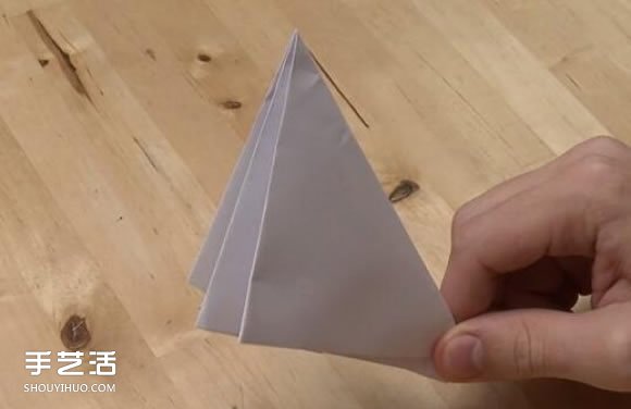 折纸纸炮实拍结束,下面是图解.怎么样,大家有没有学会纸炮的折法呢?