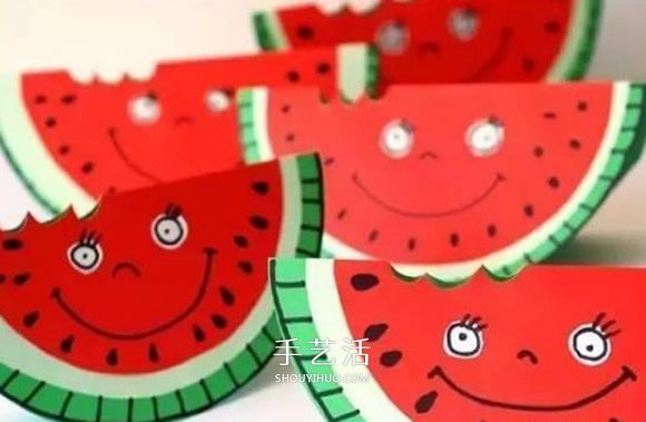 用卡纸做西瓜的手工小制作,简单又有趣,小朋友们试试吧