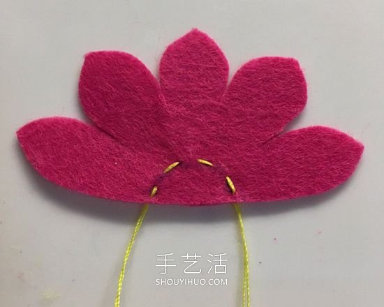 不织布手工制作花朵头花的方法