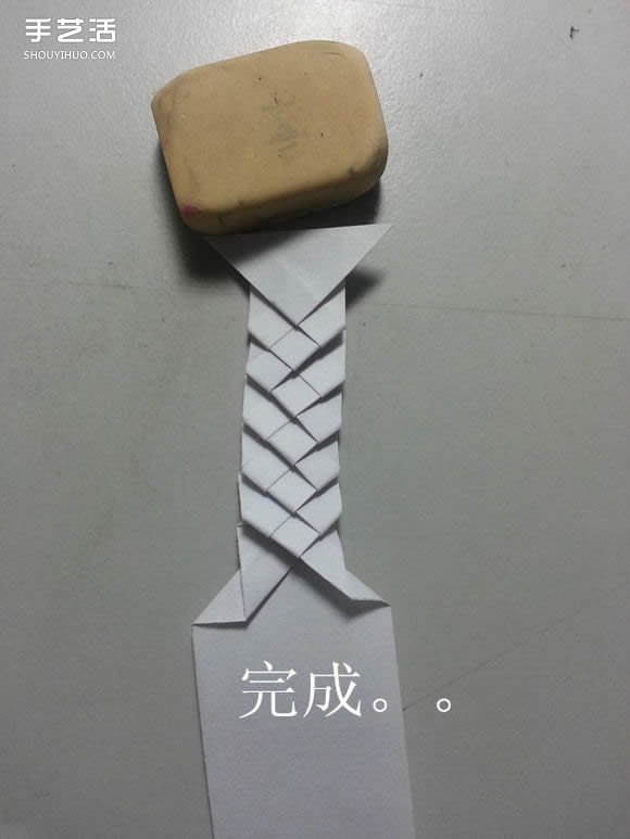 其实这个武士刀折纸教程,还可以改成匕首,大剑,甚至.镰刀.