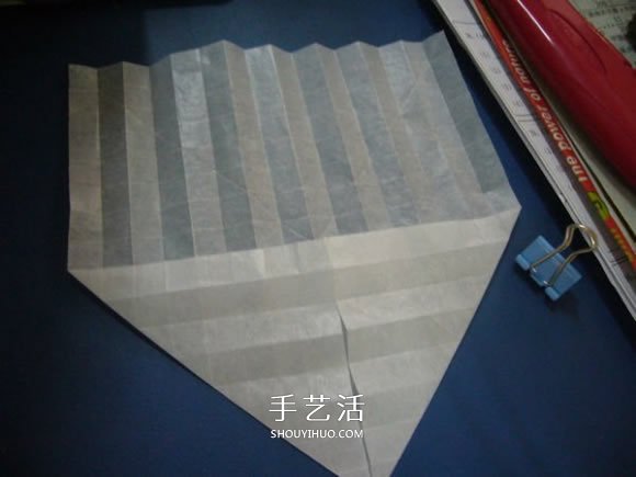 龙头戒指的折纸方法 手工折纸龙头戒图解教程 -  www.shouyihuo.com