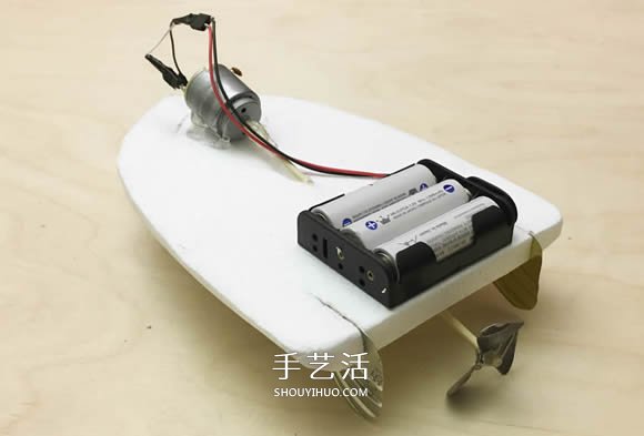 电动科技小制作自制电动玩具船的方法