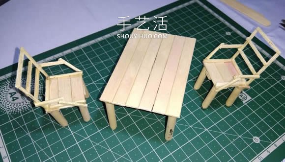 迷你才可爱用雪糕棍和火柴棍制作桌椅视频